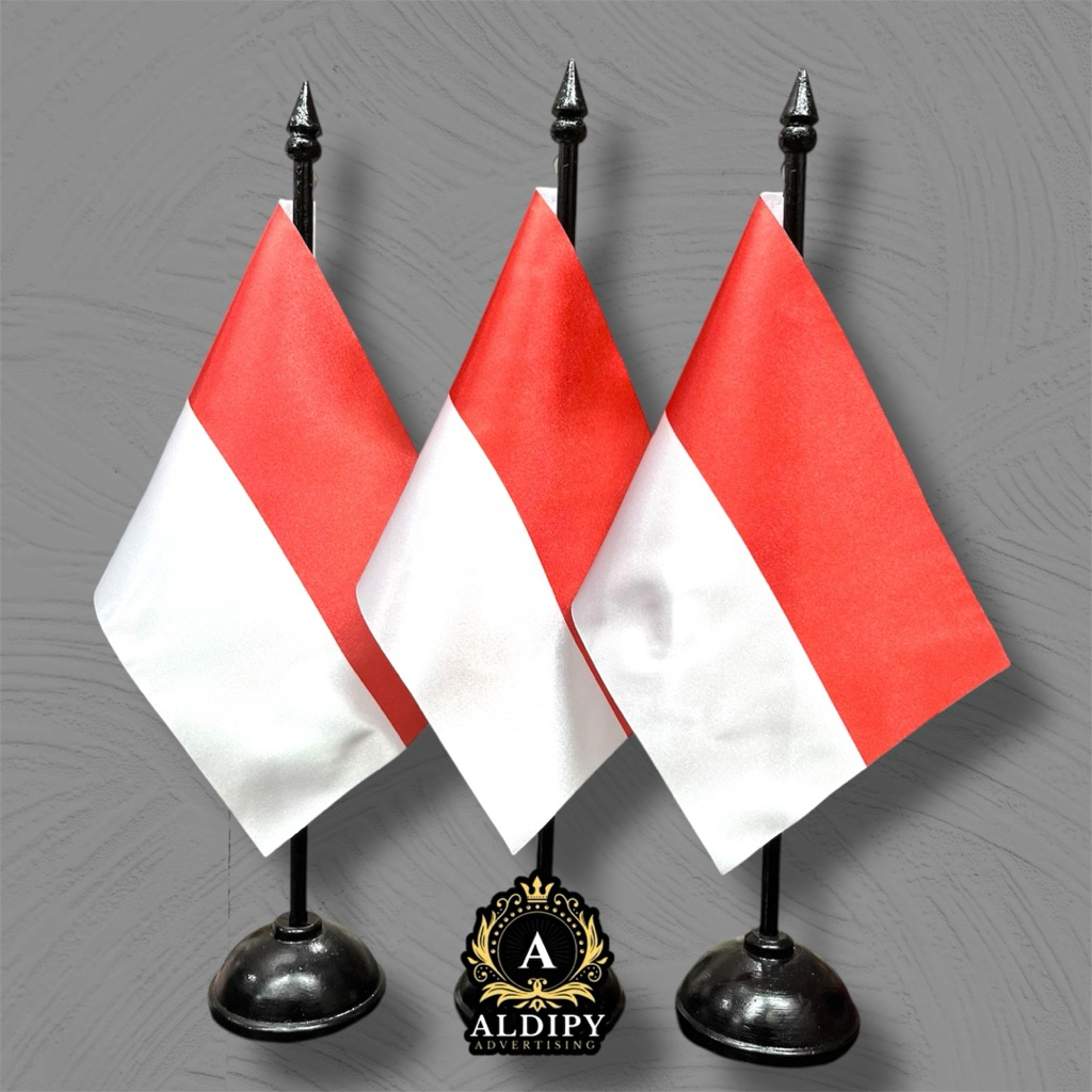 Bendera Indonesia Bendera Meja Indonesia Bendera Merah Putih Kecil + Tiang Kayu Meja Hitam