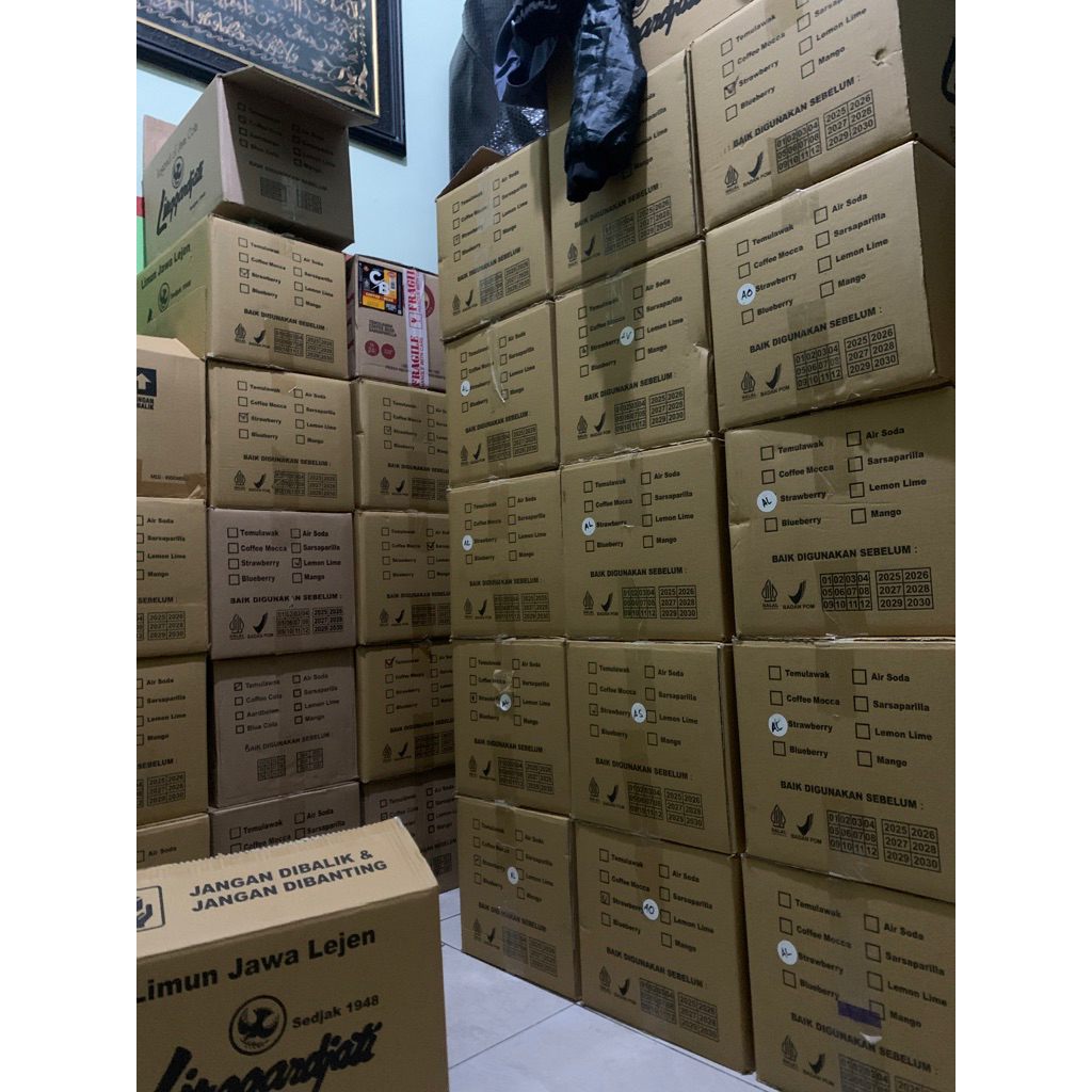 

limun linggardjati strawberry & sarsaparilla