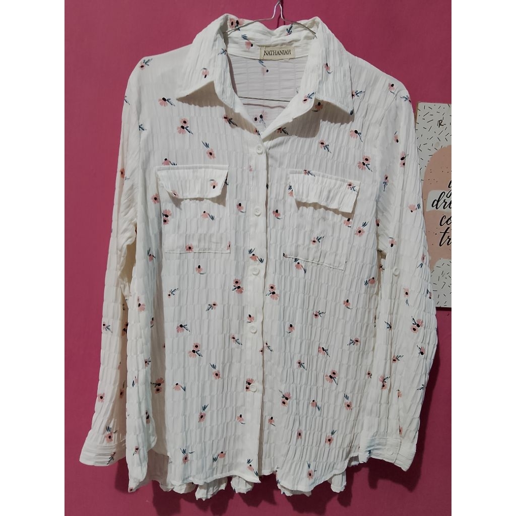 (PRELOVED LIKE NEW) Kemeja Putih Bunga-bunga Pink by nathaniah