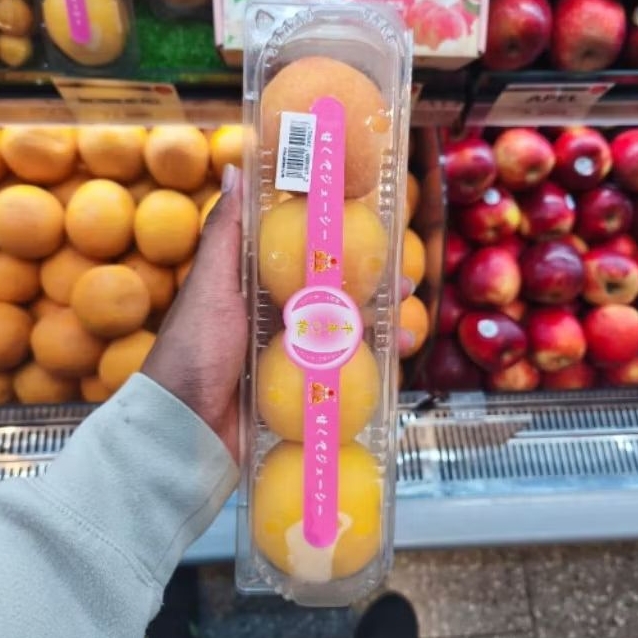 

Buah nectarine yellow RRC super fresh gift pack