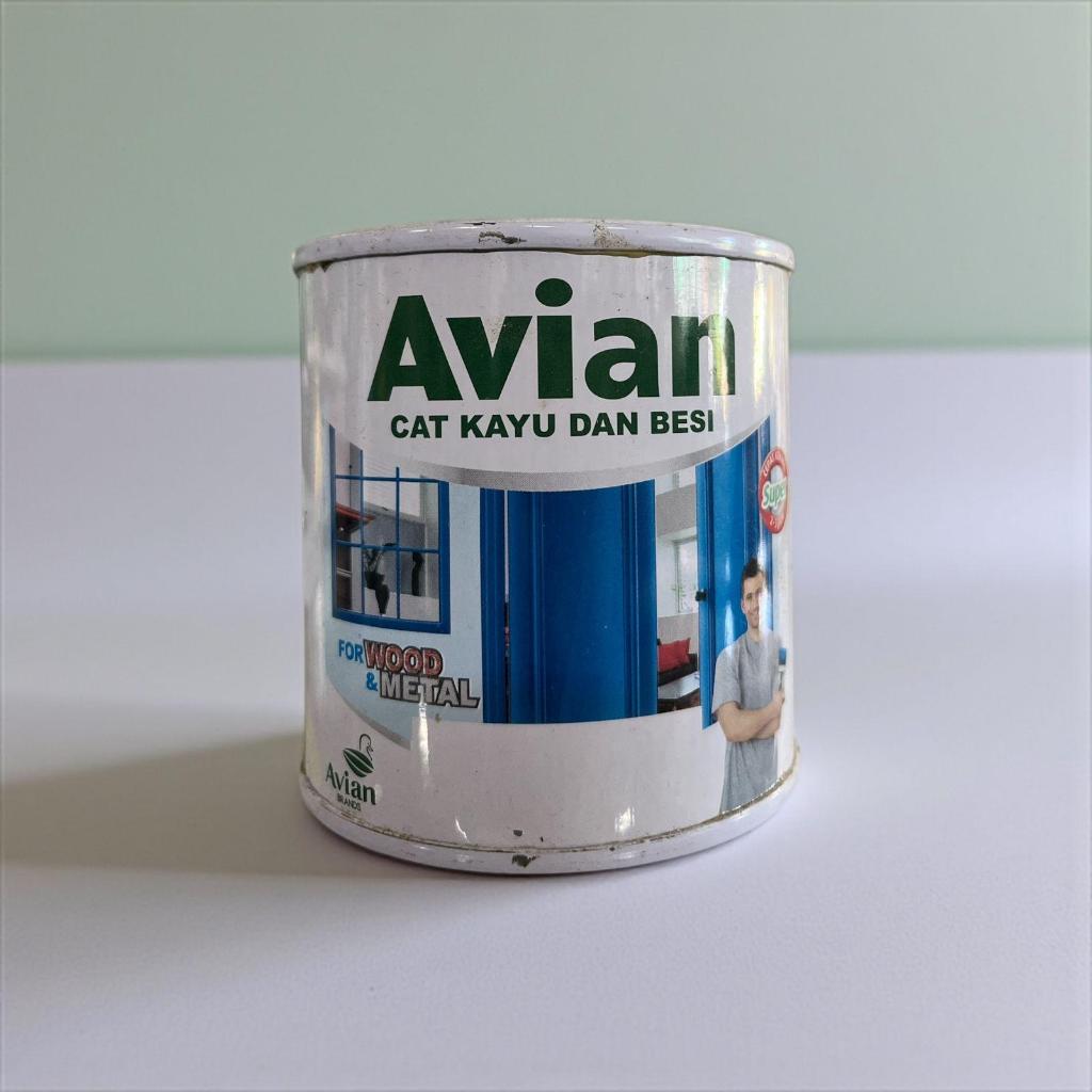 

AVIAN Synthetic 0.9 Liter 1 KG Cat Minyak Kayu Besi Mengkilap