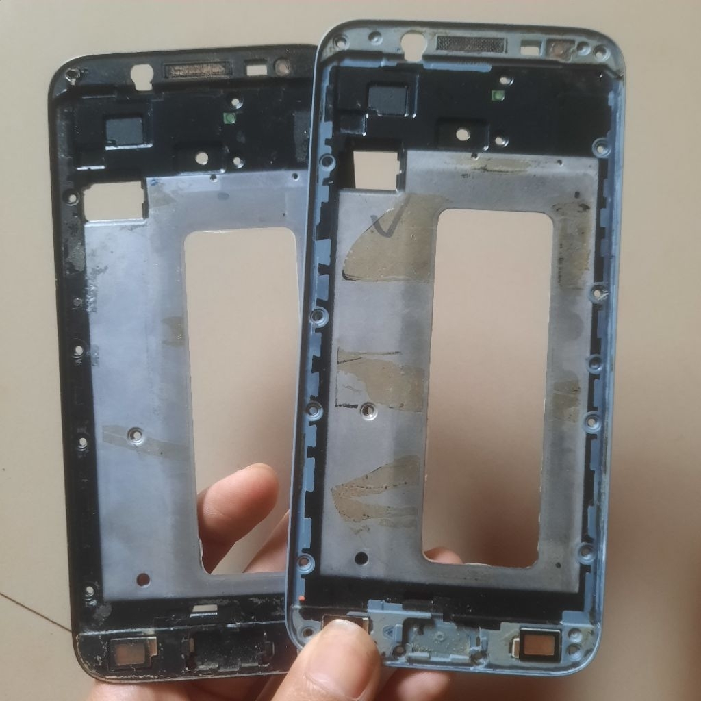 FRMAE/TULANG TENGAH/TATAKAN LCD SAMSUNG J7 PRO COPOTAN