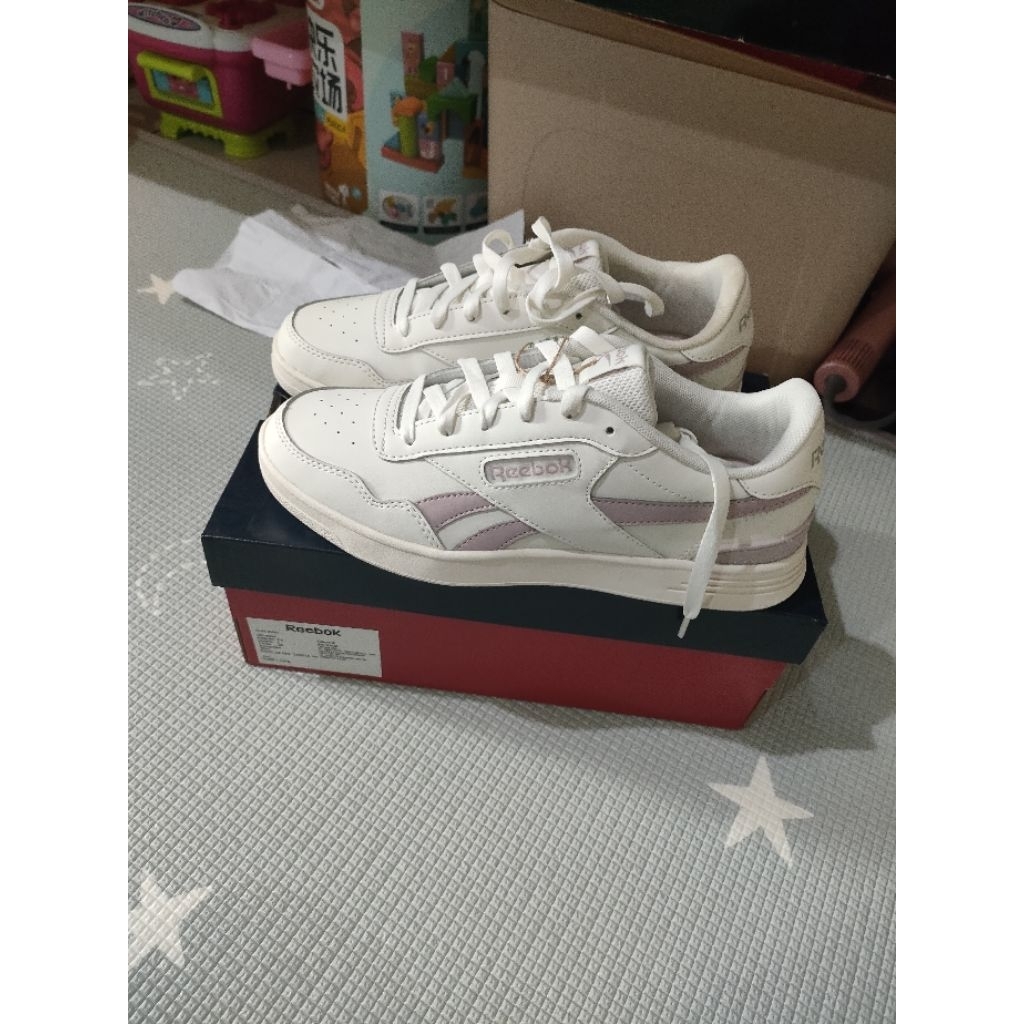 Reebok court advance women shoes chalk