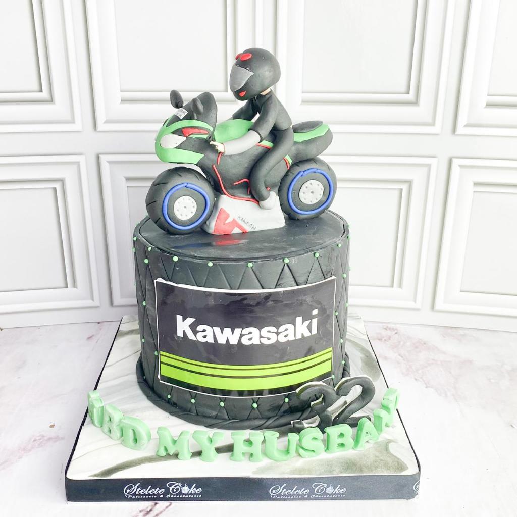 

Kue Ulang Tahun/Birthday Cake/Kue Ultah Tema Kawasaki/Kue Birthday Jakarta/Kue tema Motor Cake