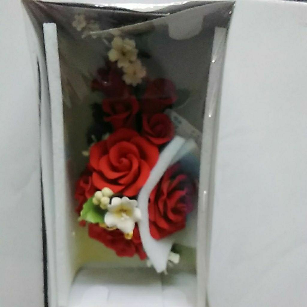 

Gumpaste Sugar Flower for cake Decoration MRDM
