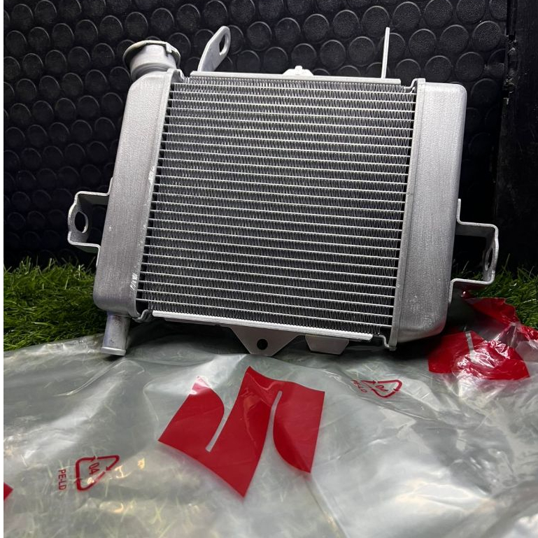 RADIATOR GSX 150 SATRIA FU INJECTION ORIGINAL SUZUKI 17710-23K00-000/RADIATOR ASSY SUZUKI GSX150 SAT