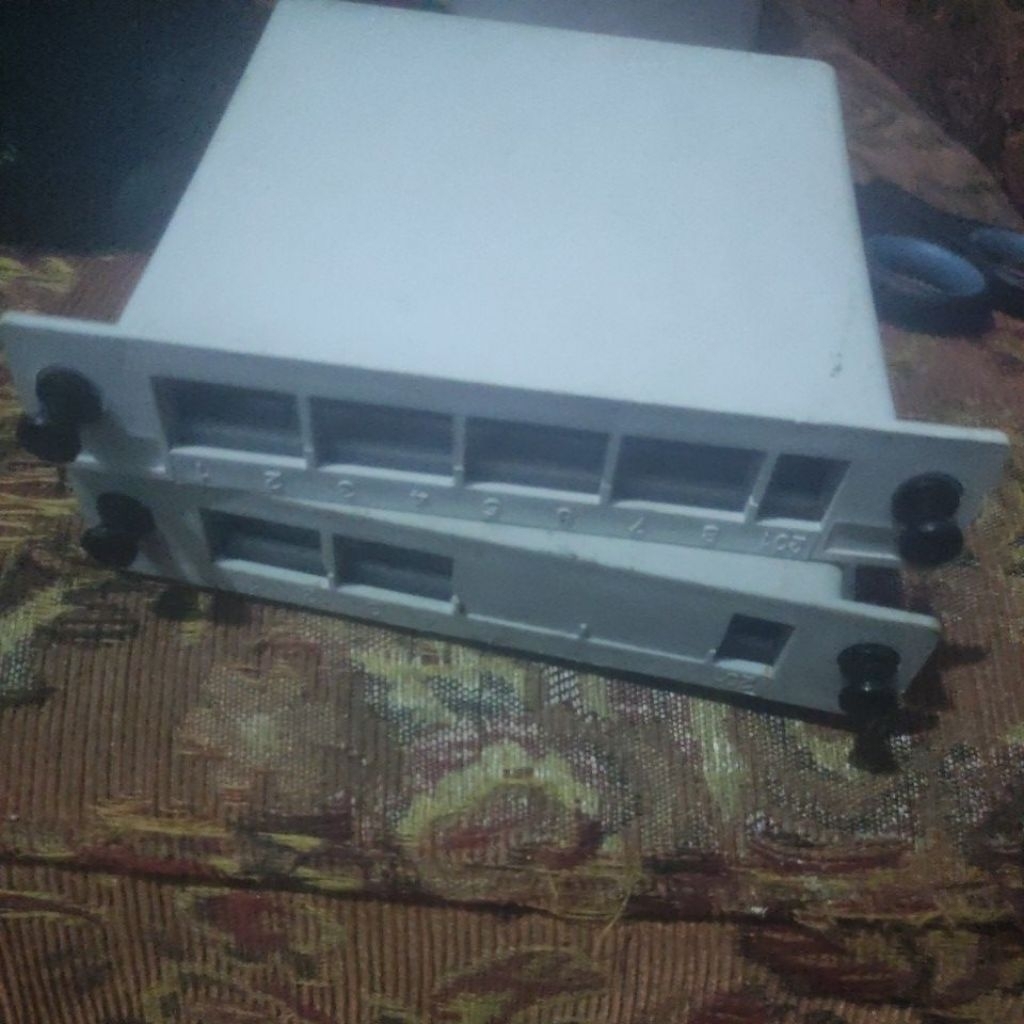 Roset dan Box Splitter Kosongan Bekas
