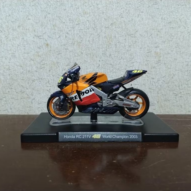 Diecast Leo Models Motogp Valentino Rossi 2003 Skala 1:18