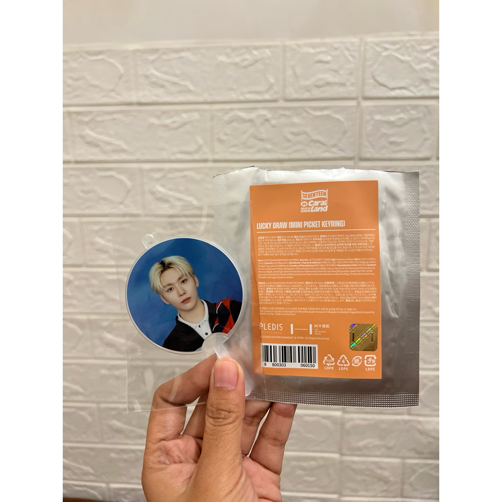MINI PICKET KEYRING 2025 SVT 9TH FANMEETING SEVENTEEN IN CARATLAND
