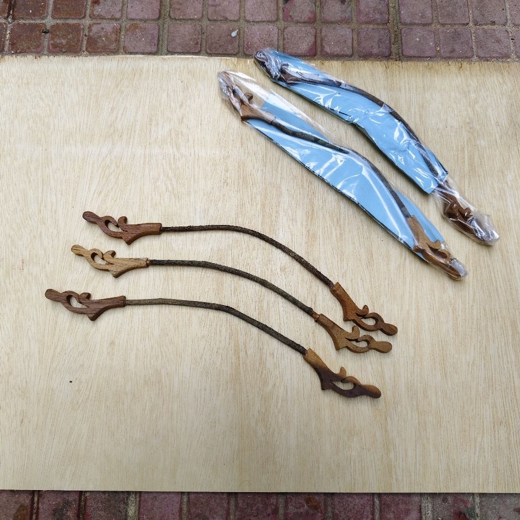 Tangkringan Ukir Pleci Helopet Model Lengkung