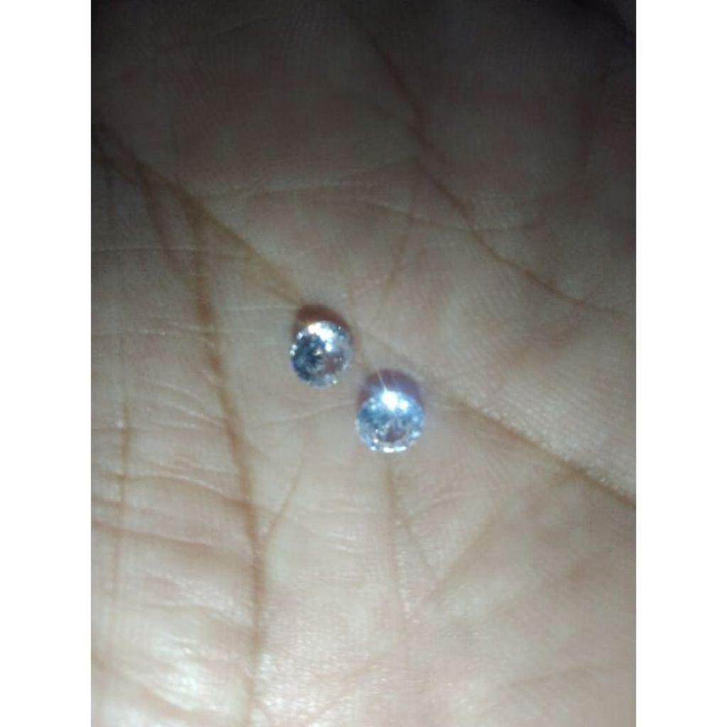 batu permata seperti berli4n natural temuan alam