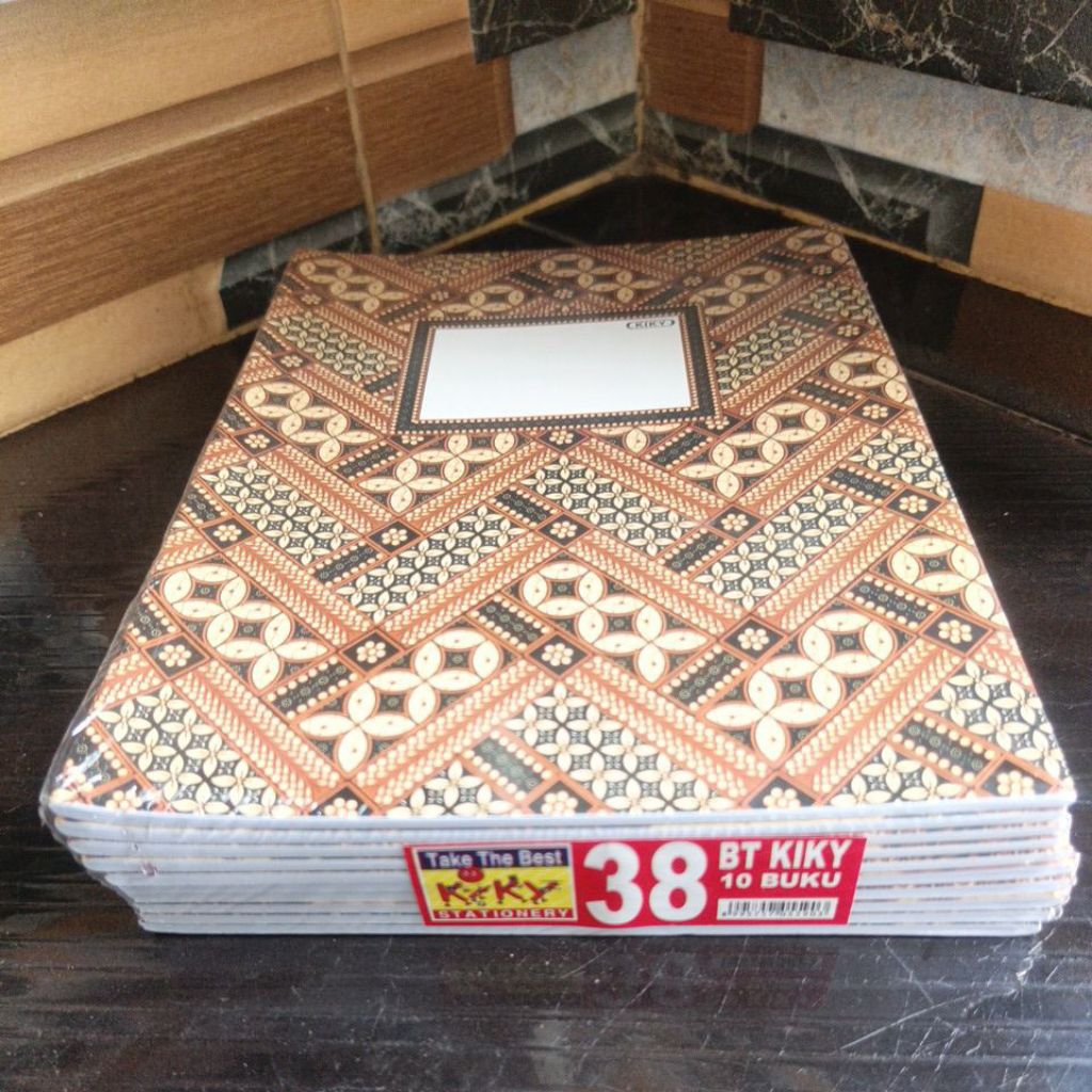 

Buku tulis Kiky 38 lembar motif batik