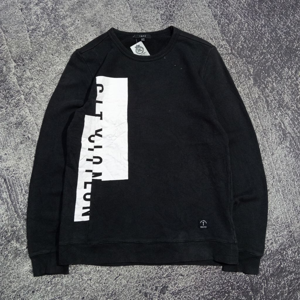 Jaket sweater crewneck TATE hitam bagus size M