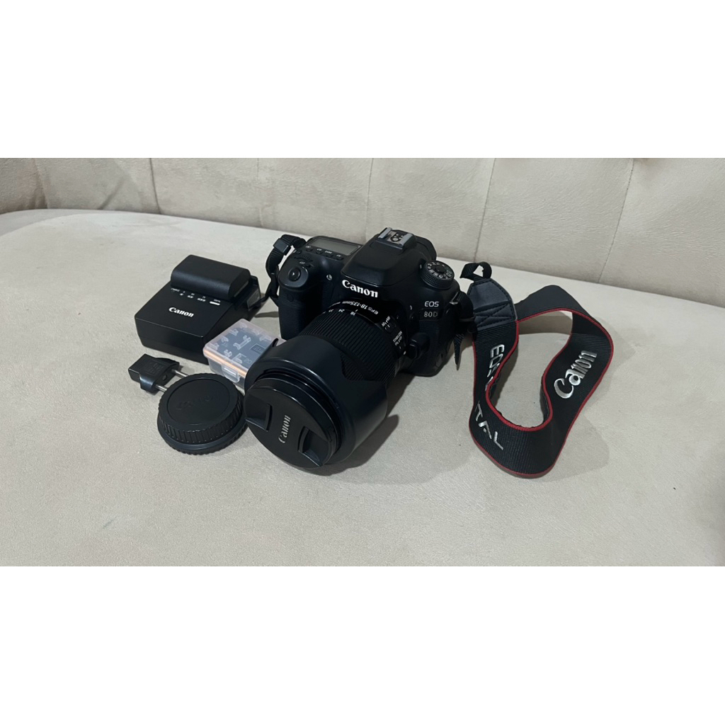 Canon 80D + Lensa 18-135mm STM