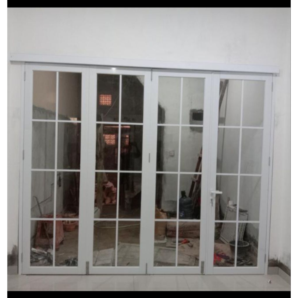 pintu alumunium lipat + kaca 5mm kusen 4" Ukuran  L 300 T 200 4 daun.
