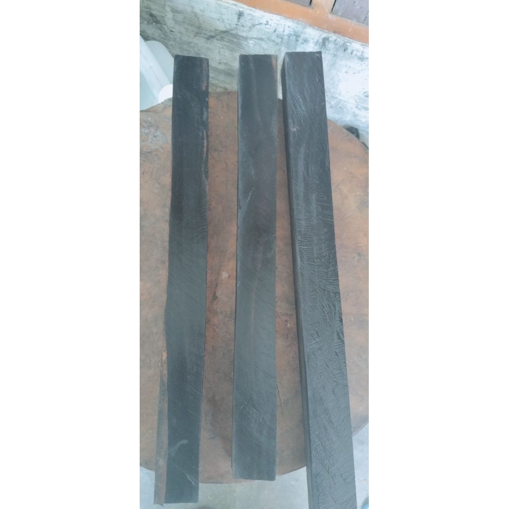 balok kayu eboni hitam / kayu arang bahan kerajinan / bahan stik billiard
