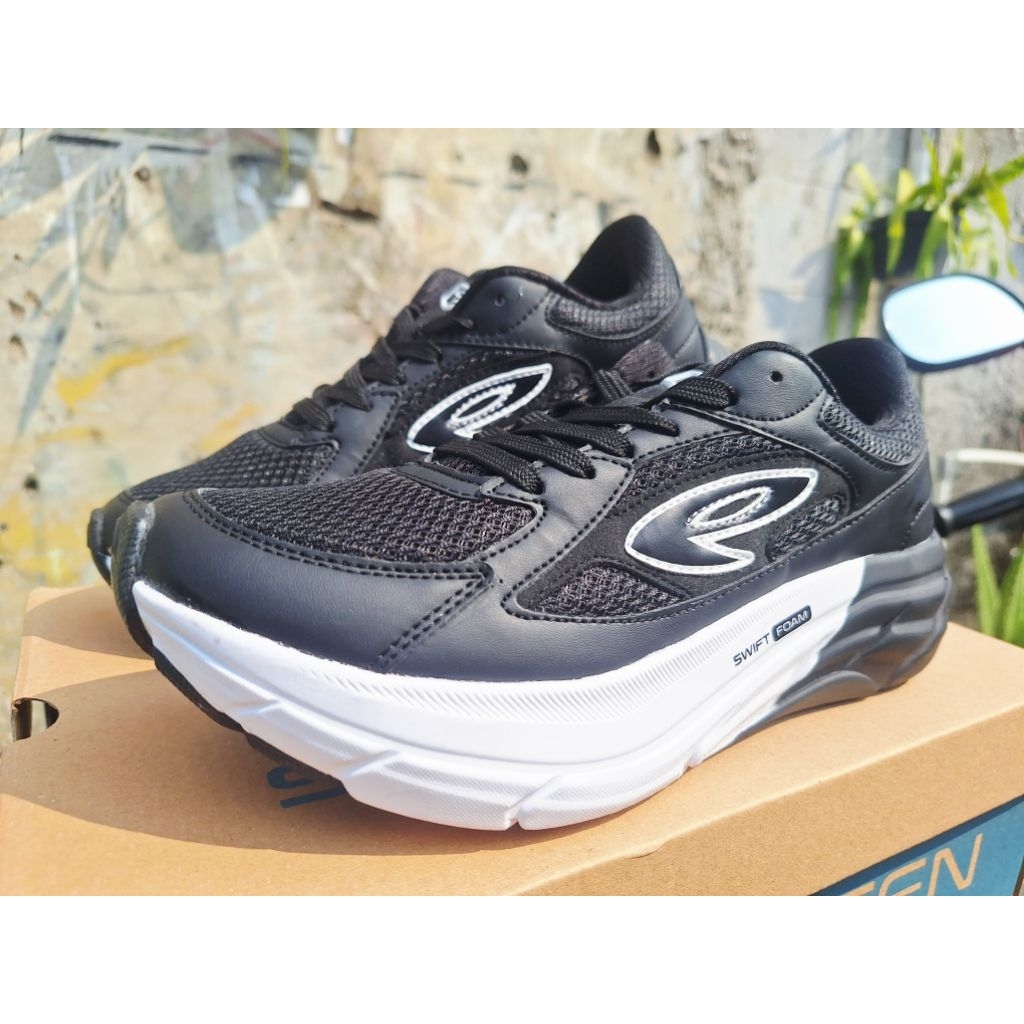 910 FUUTO HERITAGE LS size 41 (26 cm)