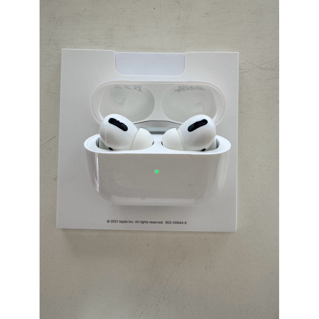 PRELOVED Apple AirPods Pro 1 With Wireless Charging Case second original 100%