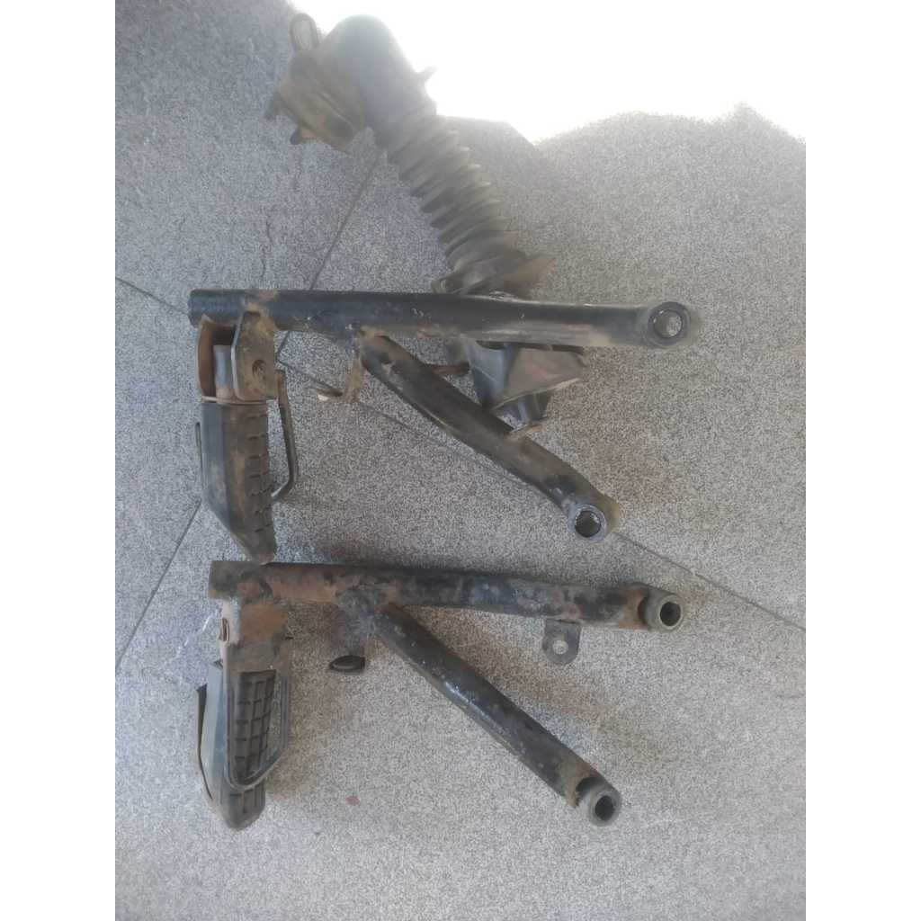 Footstep Dudukan FootStep Belakang Honda Vario 110 Karbu Ori Copotan