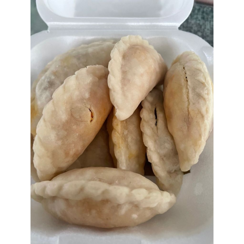 

Cireng gemoy isi ayam suwir pedas sedang