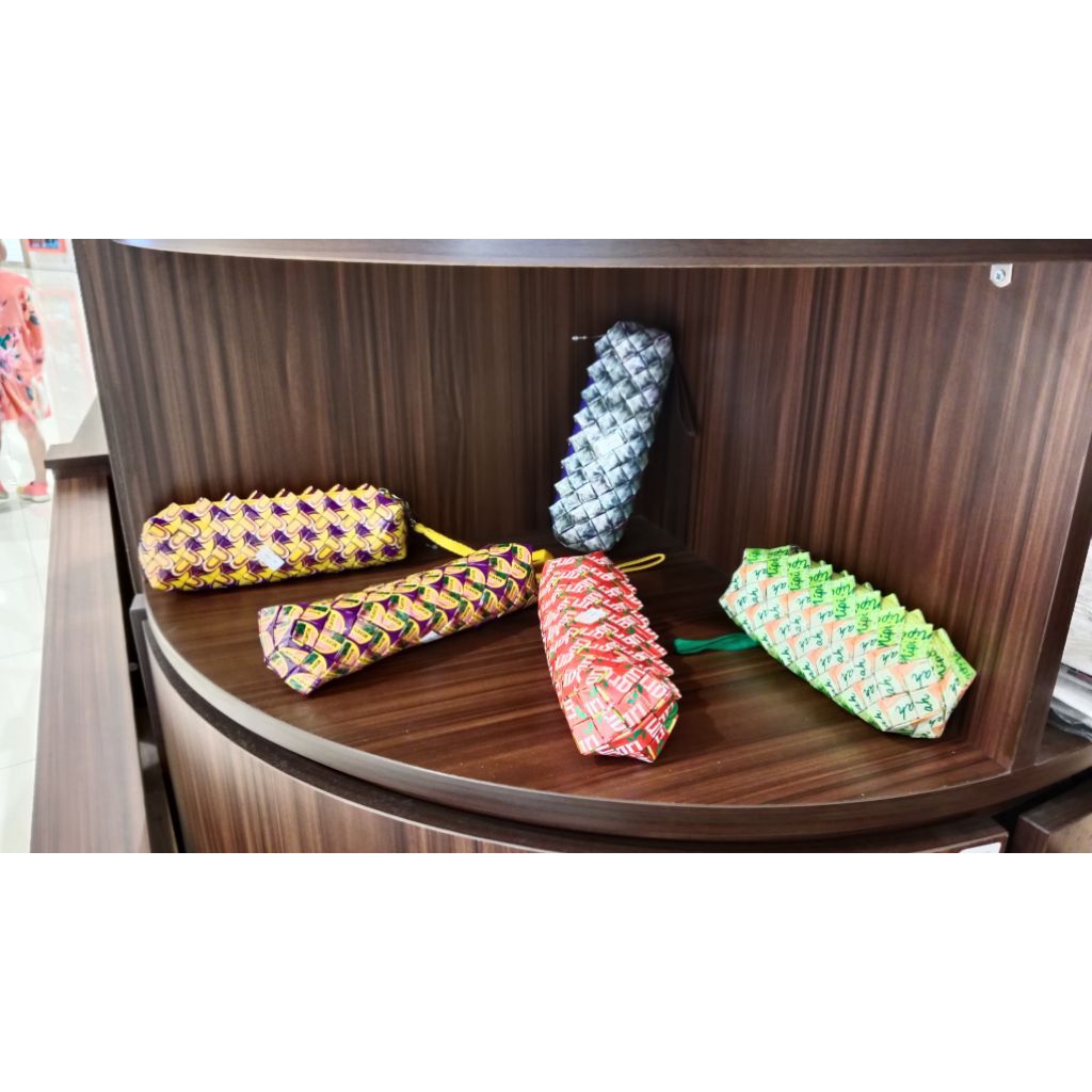 

TEMPAT PENSIL DAUR ULANG