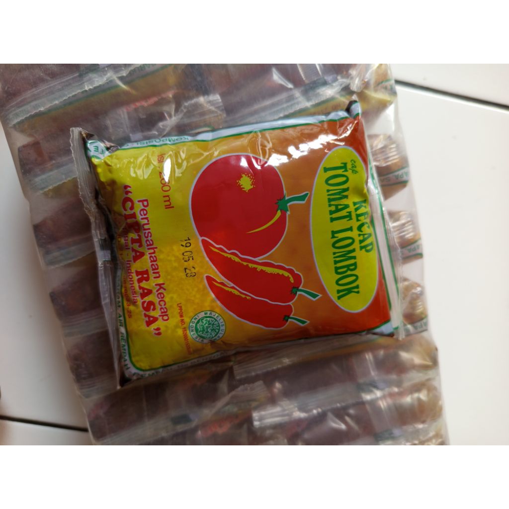 

kecap tomat lombok refil isi 260ml/kecap khas Tegal