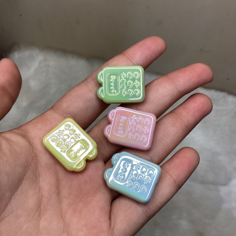 

Manik Luxury Kalkulator Manik Impor