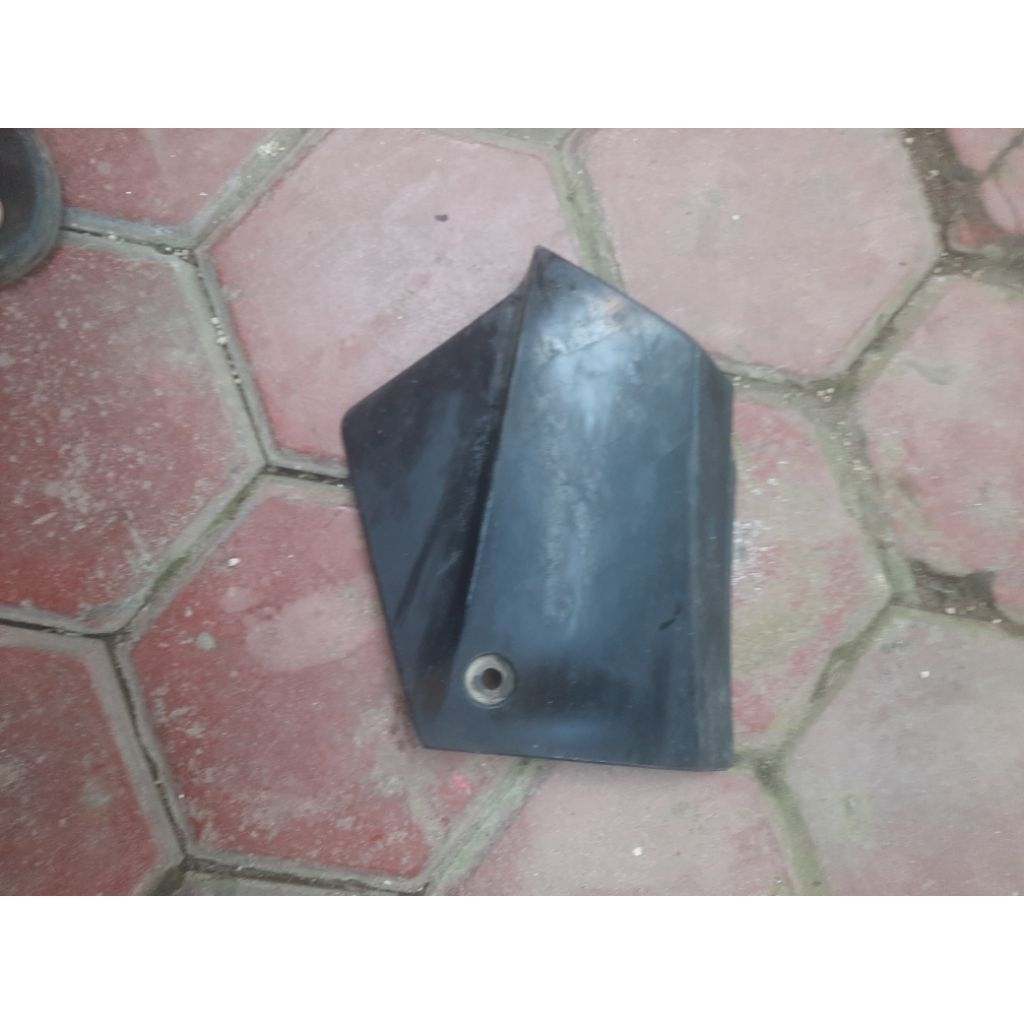Cover aki Kaze tutup aki cover body kanan box accu tepong kanan original Kawasaki Kaze R Kaze
