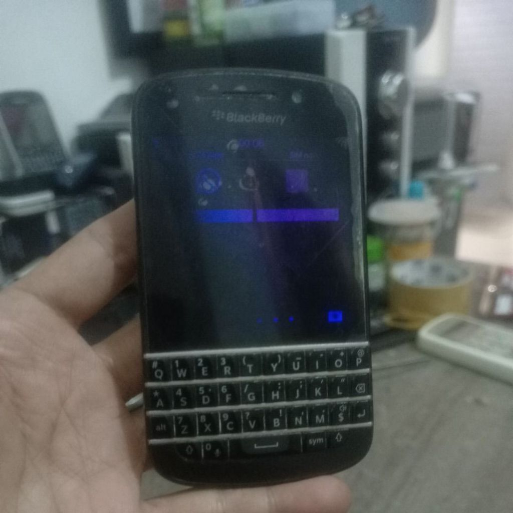 blackberry q10 minus lcd