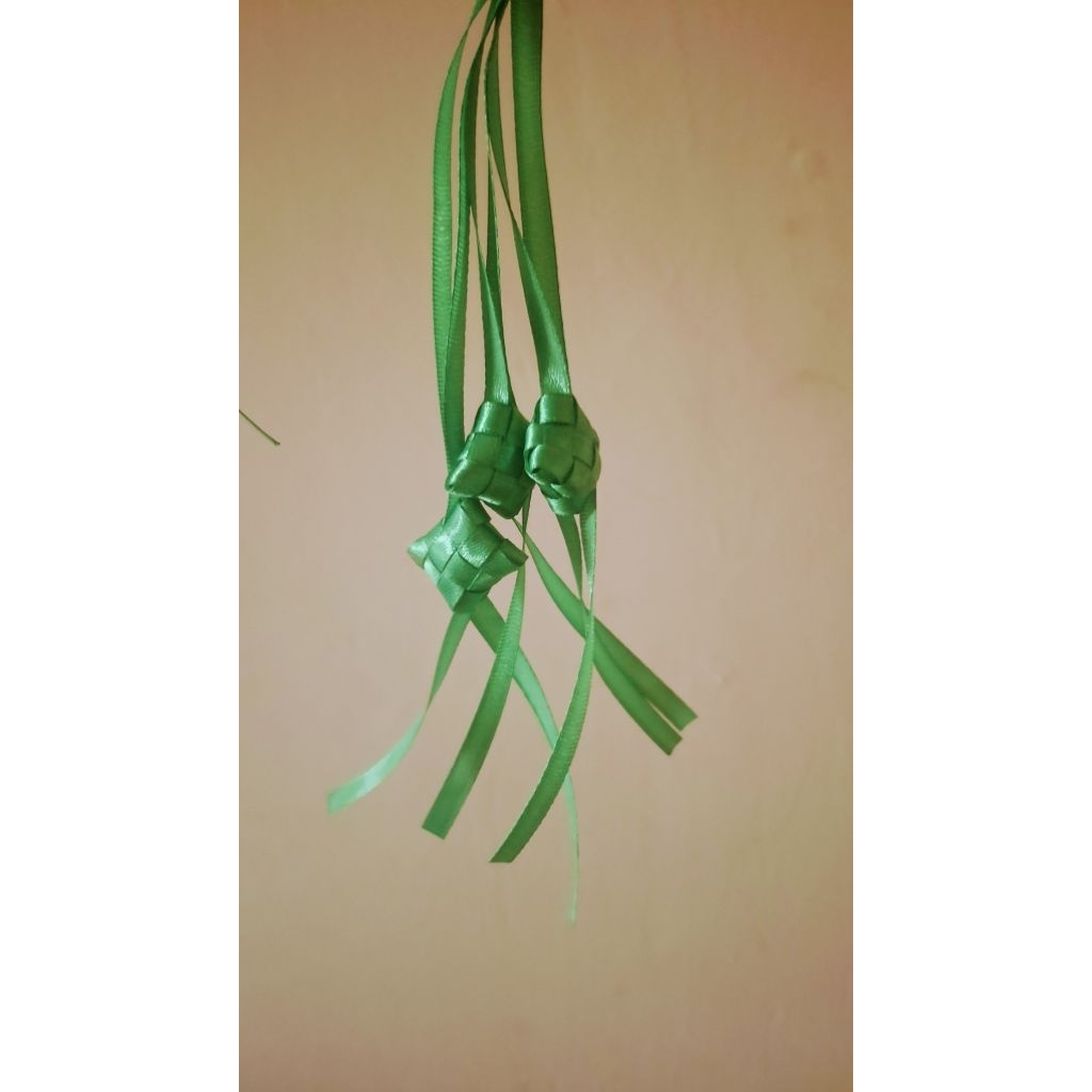 

KETUPAT PITA SATIN TEMA LEBARAN UKURAN 3X3 CM