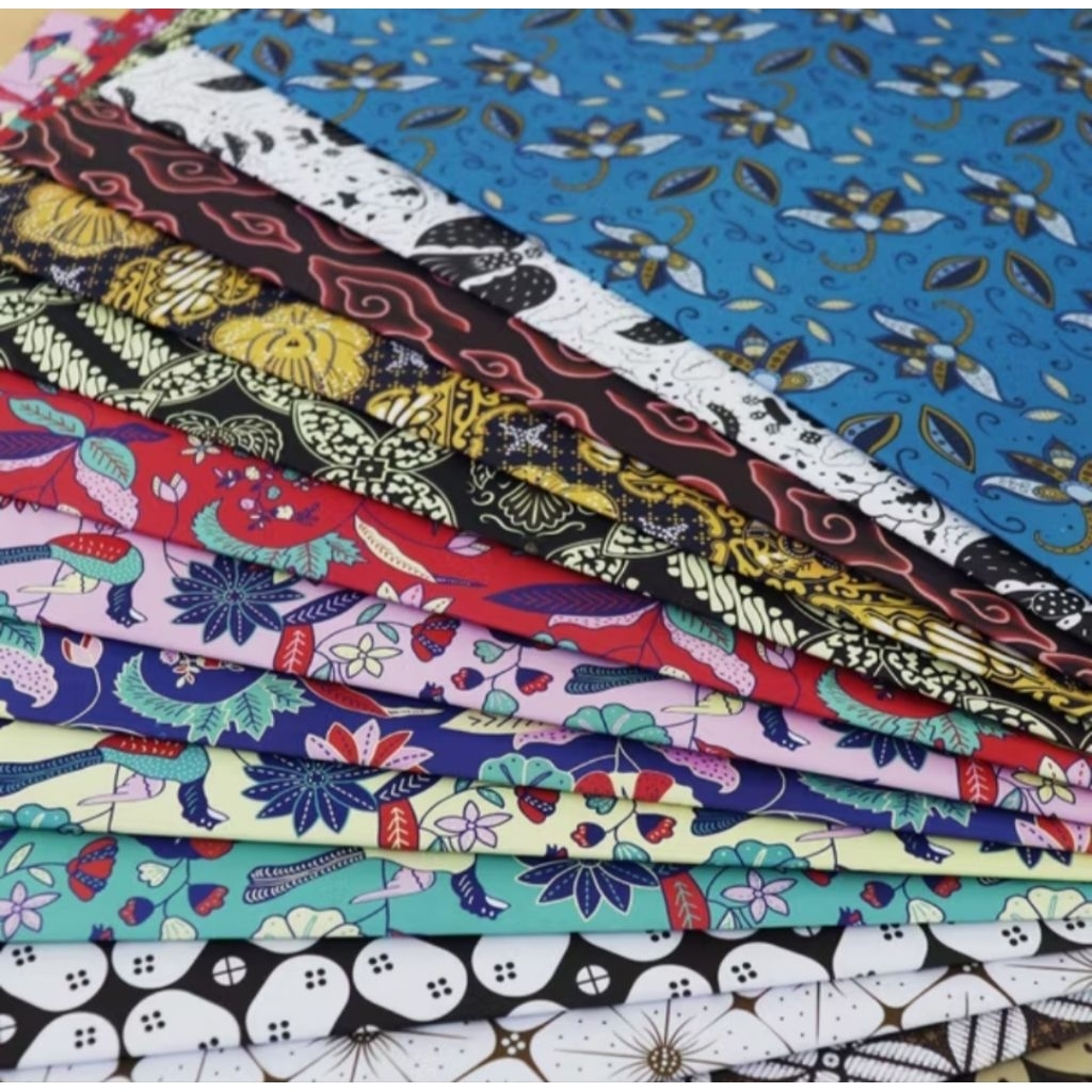 

Kertas Kado Batik Bermotif