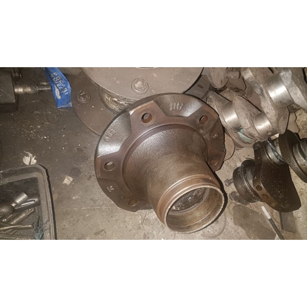 Nap Roda Depan Mitsubishi Canter 125