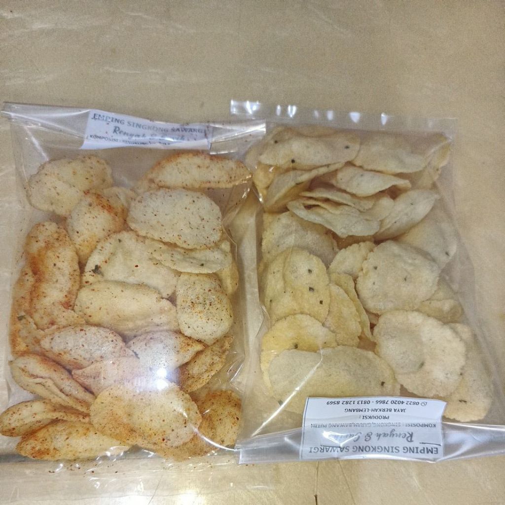 

Emping singkong pedas daun jeruk asin daun jeruk ukuran 85gr bikin nagih