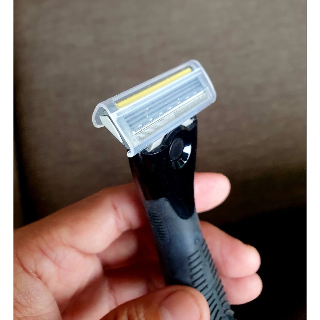 Alat cukur SCHICK QUATTRO TRIMMER.