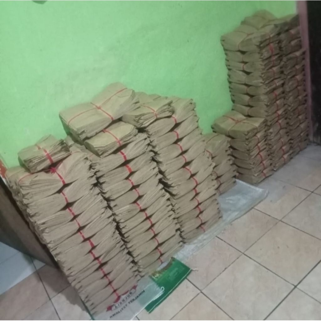 

Kantong Wadah Burung/isi 100 Lembar/Kantong wadah beras.tepung/Besek Burung/Klongsong wadah burung/Amplop wadah Burung/Aksesoris burung