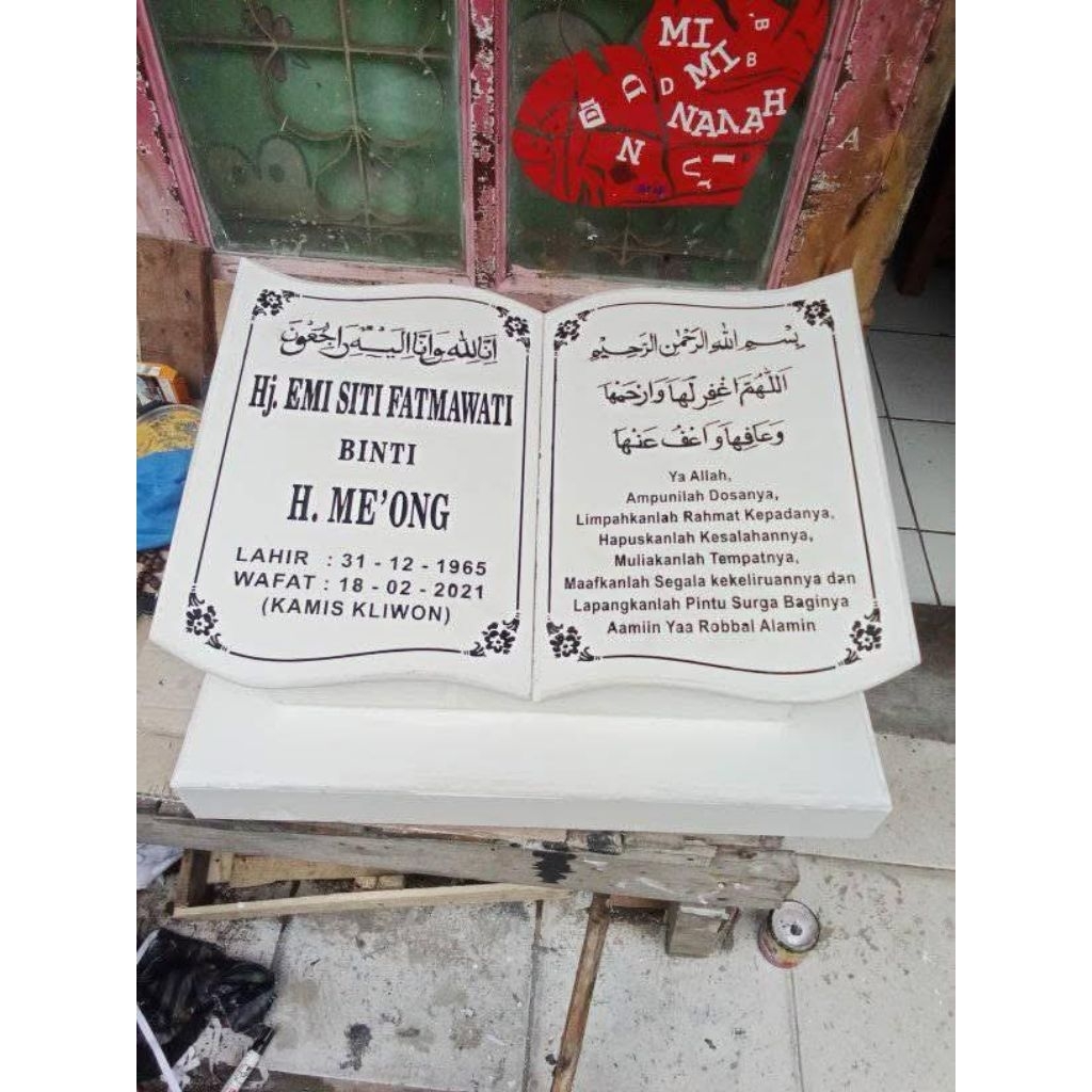 batu nisan buku putih granit tile 30x40