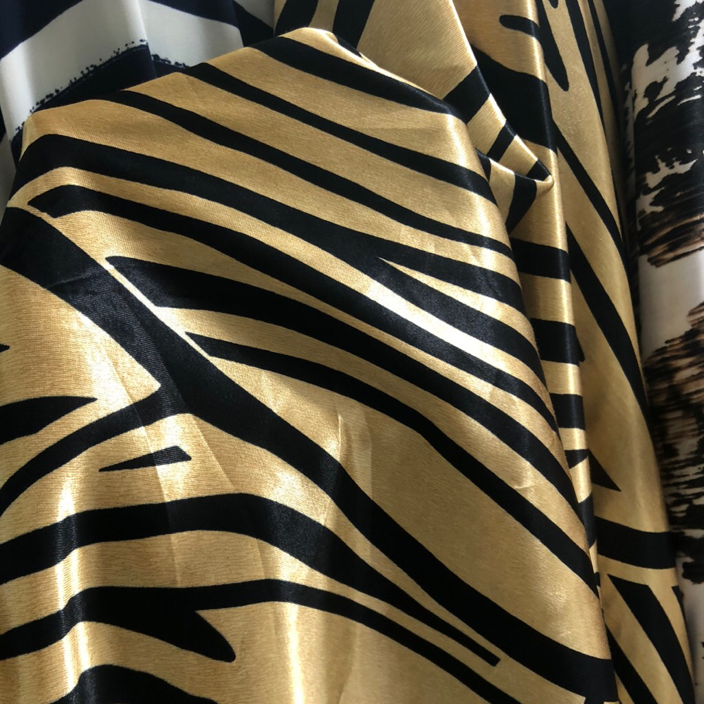 kain satin silk motif abstrak - kain silk motif premium b