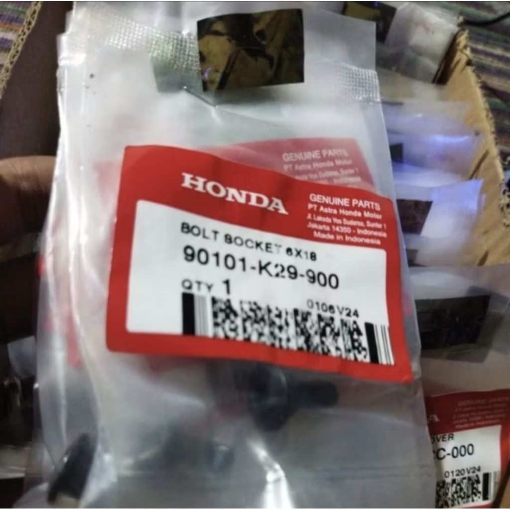 Baut Cover Tutup CVT Depan Beat Scoopy Genio 6x18mm 90101-K29-900