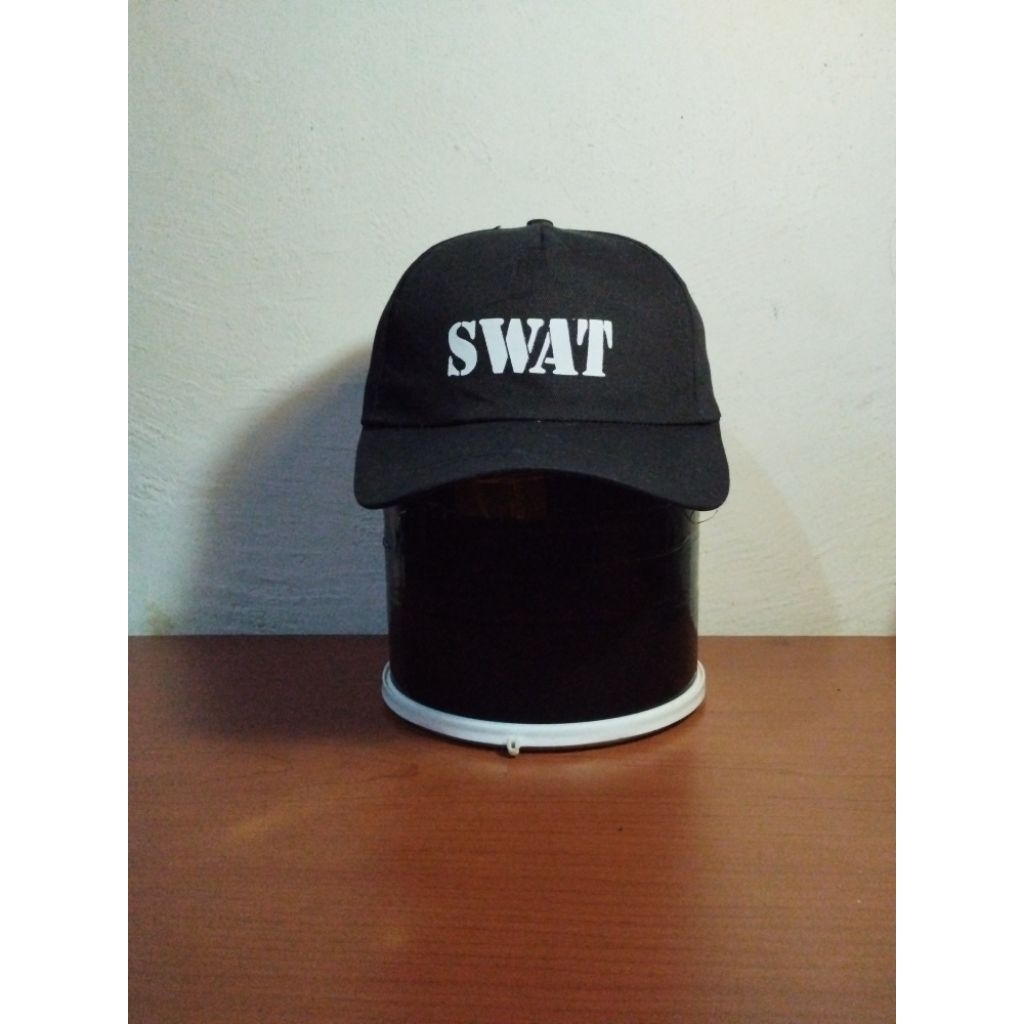 Topi SWAT youth