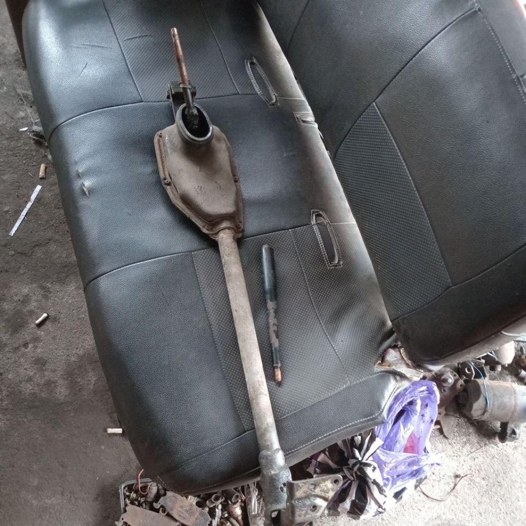 tongkat transmisi charade G10