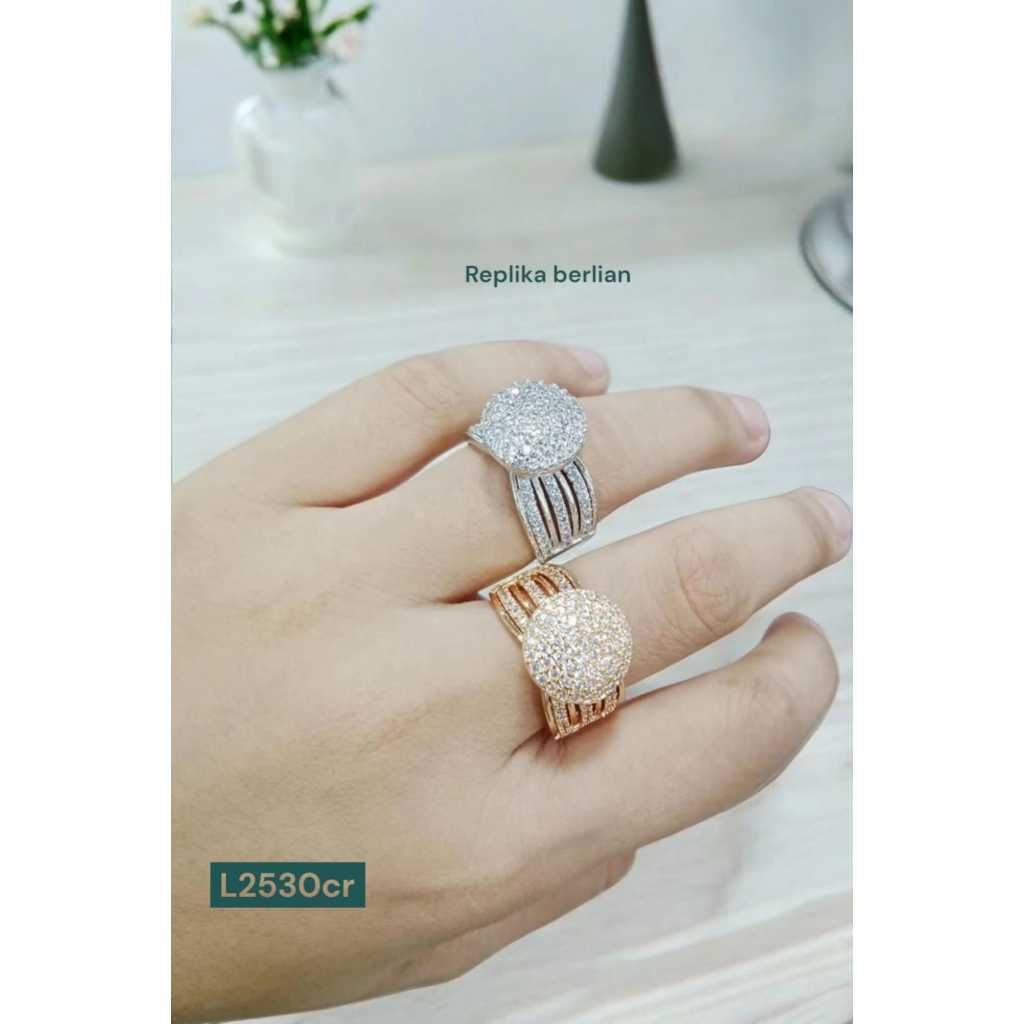 Cincin Replika Berlian