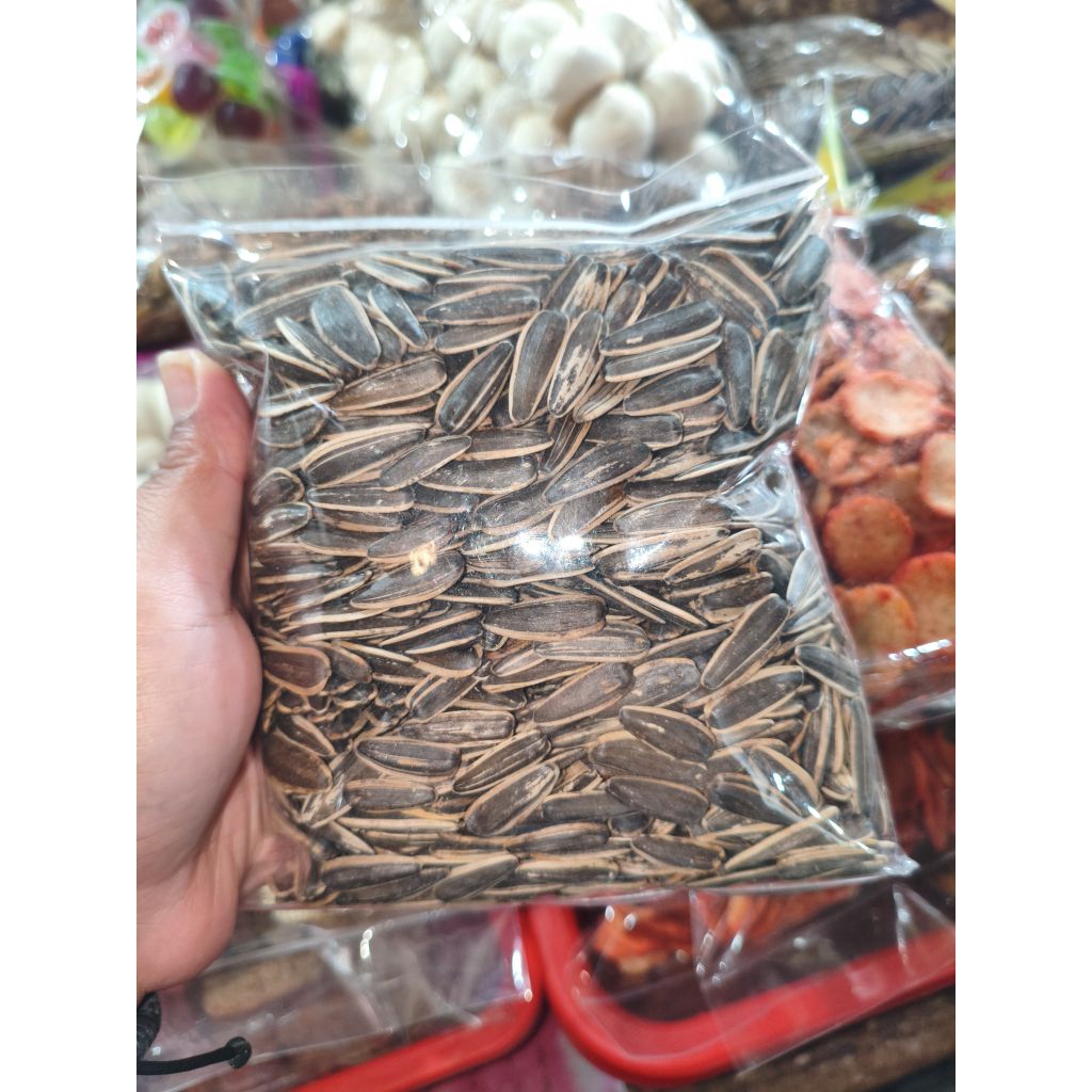 

KWACI / KUACI HAMTARO ( Camilan kecil gurih asin nikmat )