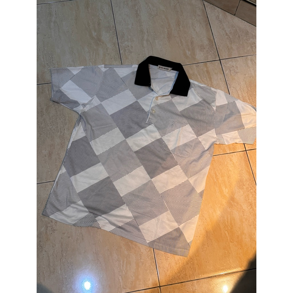 Polo Bermotif Bekas Bagus