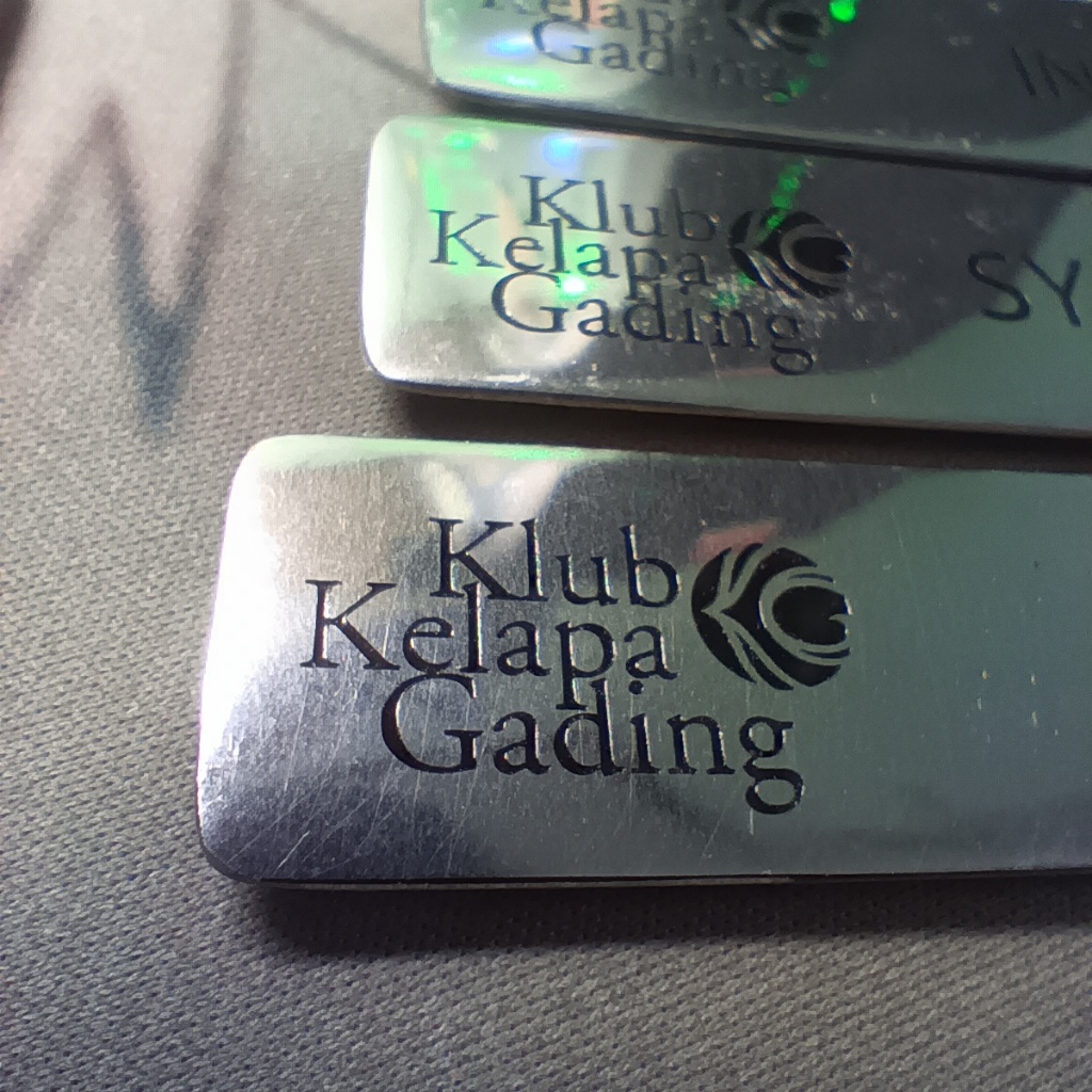 

PO 5-7 Hari. Name Tag Nama Dada Kuningan Stainless | Custom Grafir Logo & Nama & Ukuran Custom