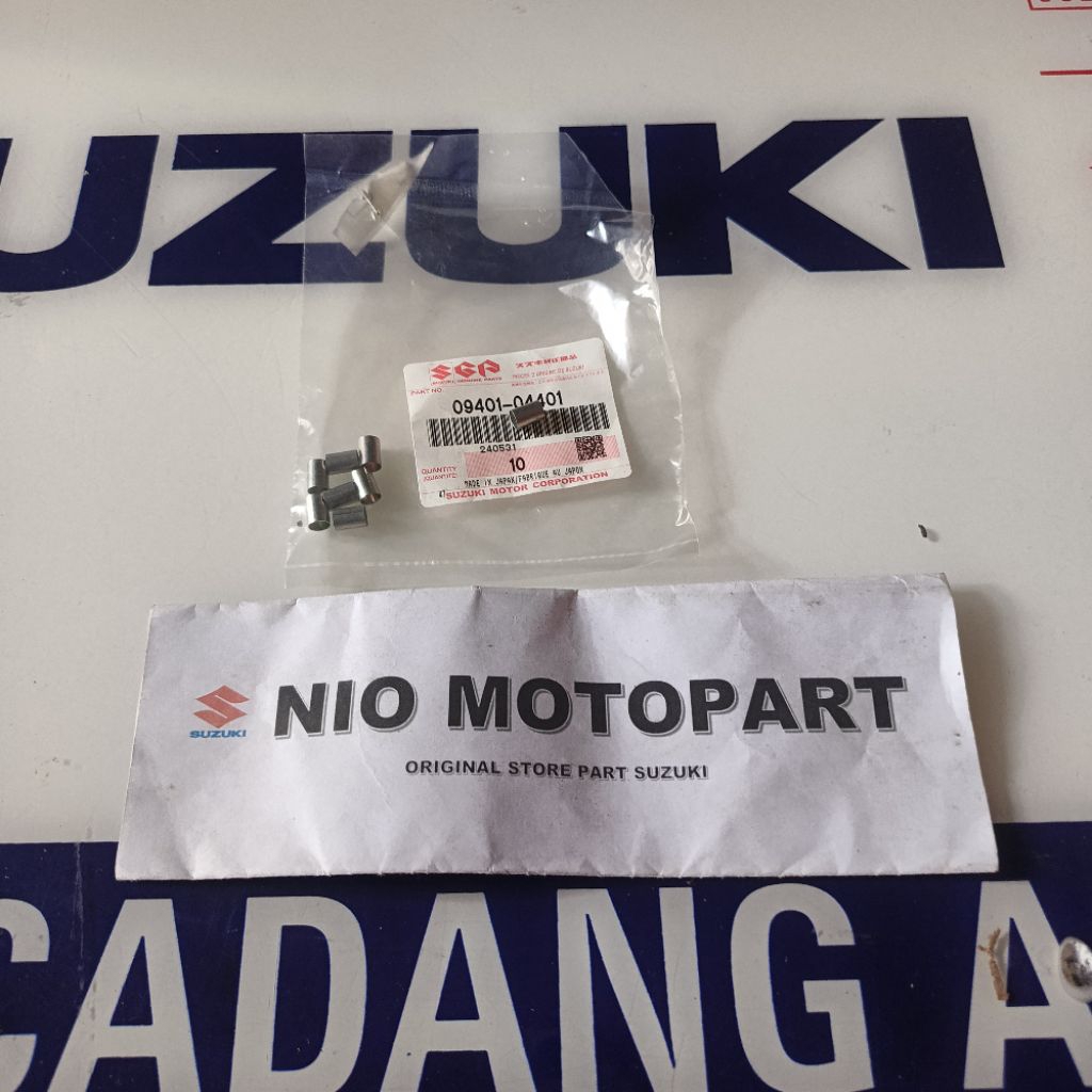 KLEEM PENJEPIT SELANG POMPA OLI SAMPING SUZUKI TORNADO ORIGINAL SGP (HARGA SATUAN PCS)
