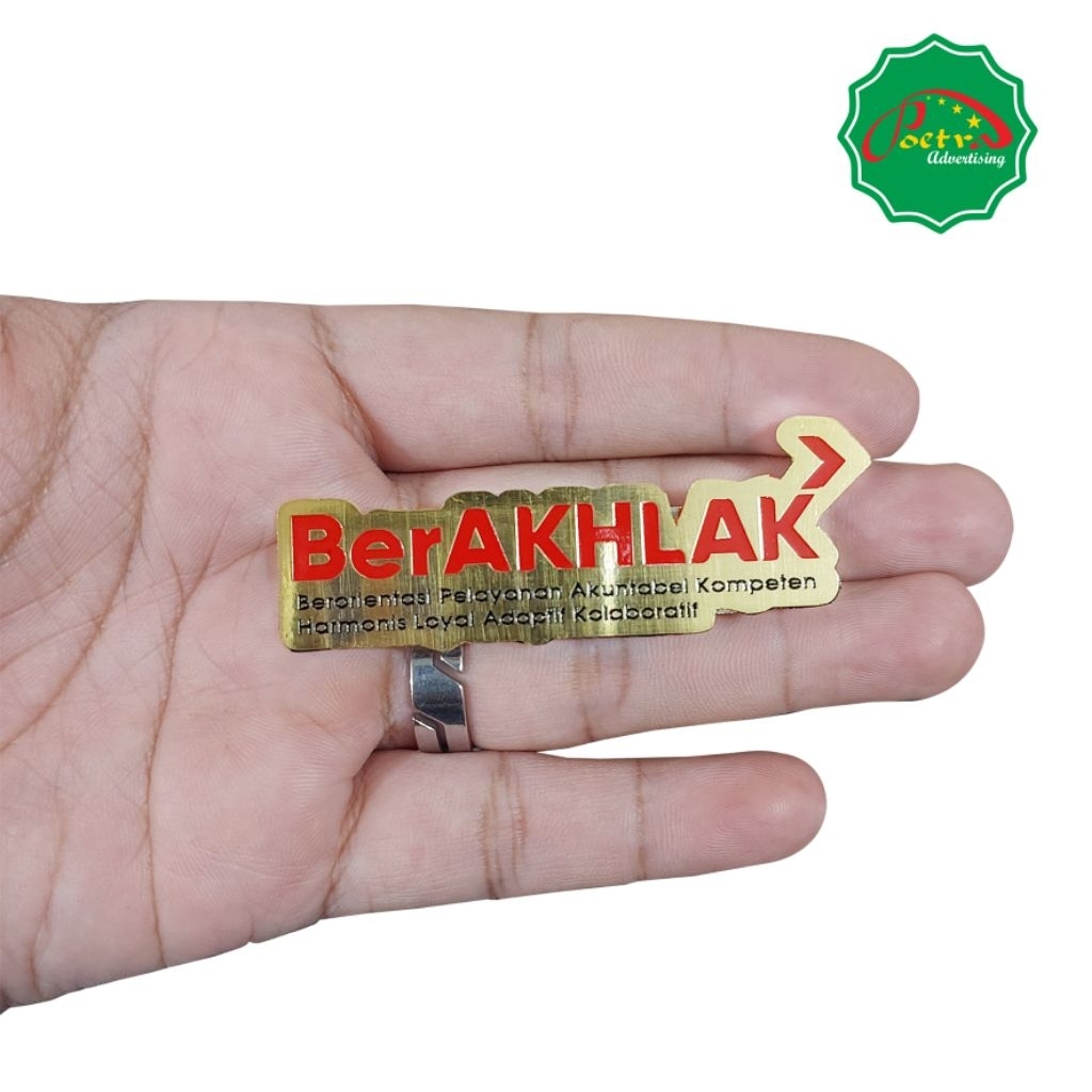 Pin BerAKHLAK ASN Kuningan Sepuh Emas Magnet