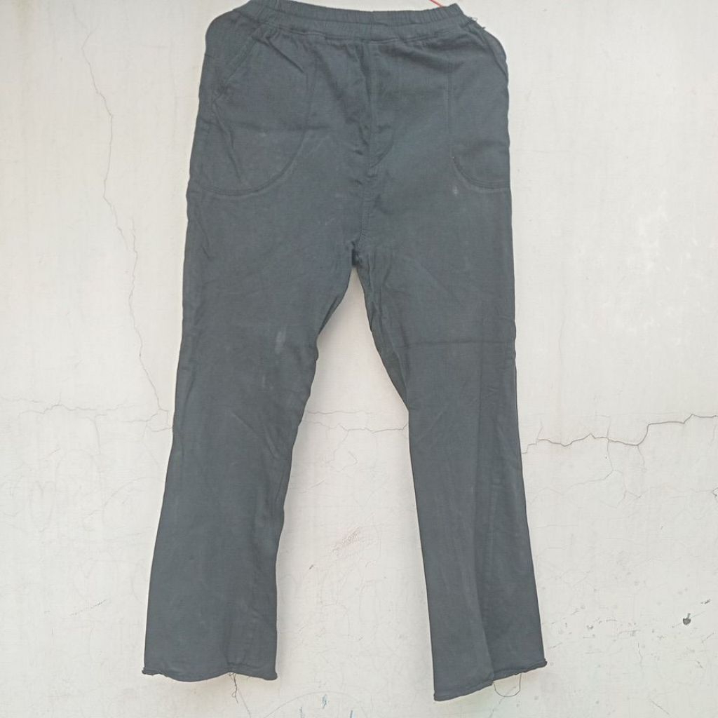 PRELOVED CELANA KATUN JUMBO BAHAN MELAR