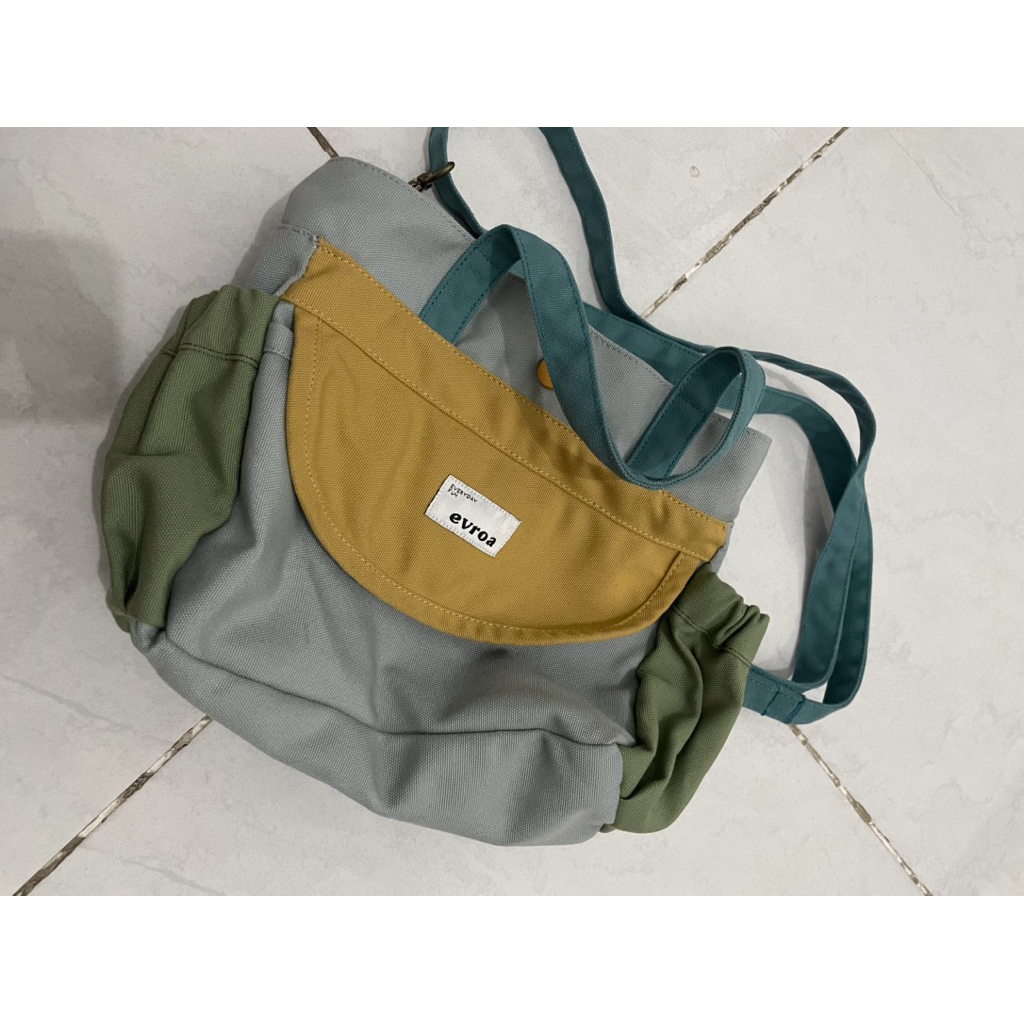 Preloved Sling Bag Evroa