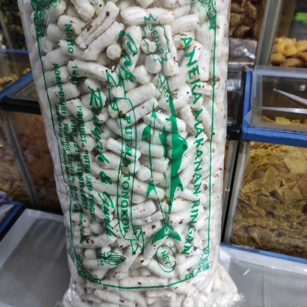 

kerupuk camilan ringan Putra Tongkol lombok hijau repack 100 gram
