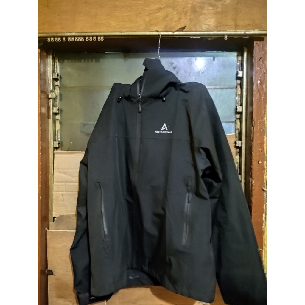 gorpcore Antarestar manusela